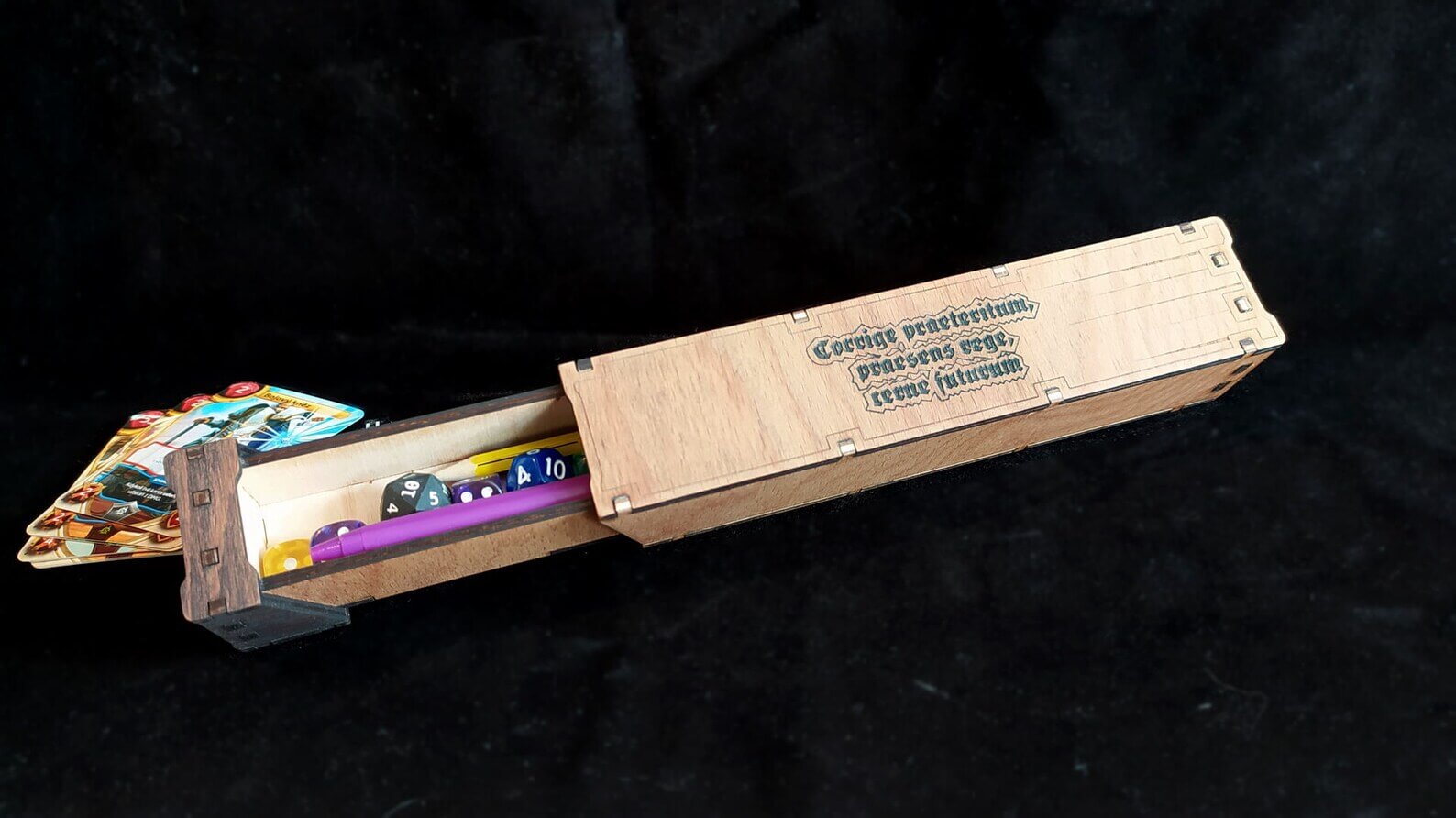 Linden: Slide Travel Box