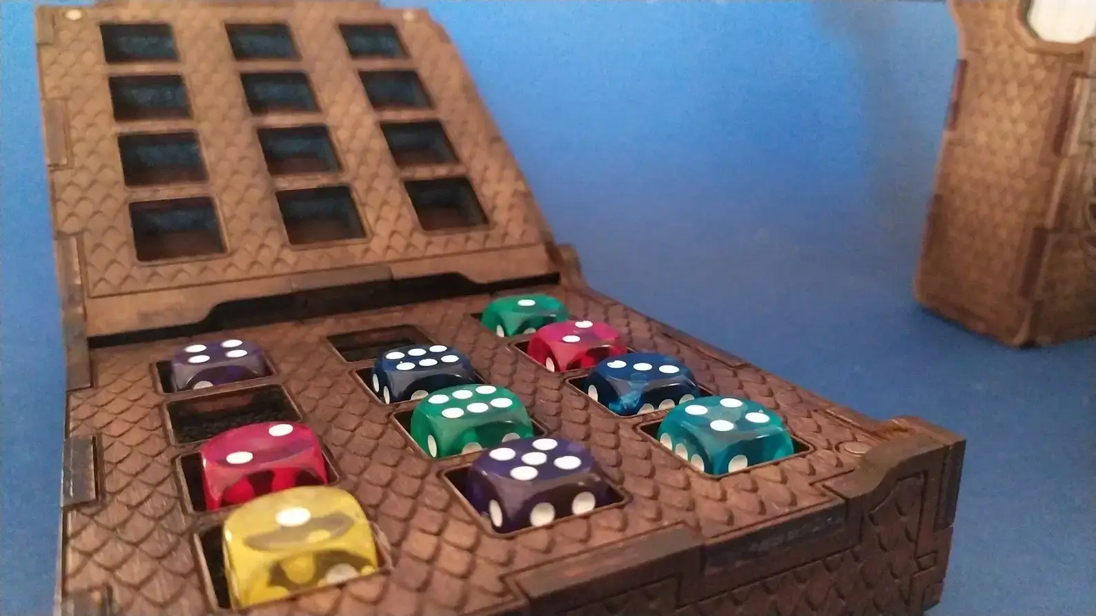 Bram: 12mm Folding Dice Box